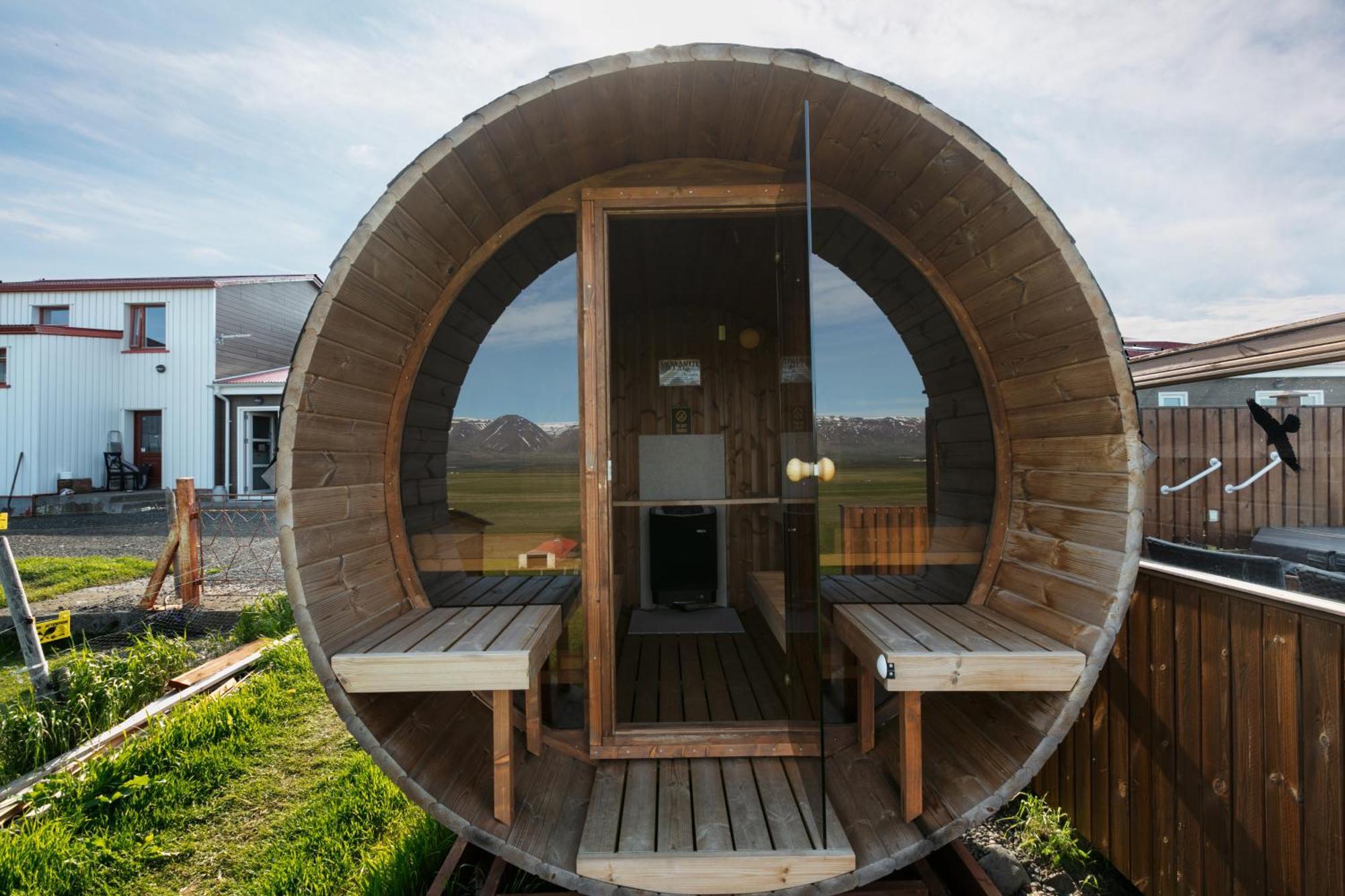 Karuna Guesthouse Saudarkrokur Exteriör bild